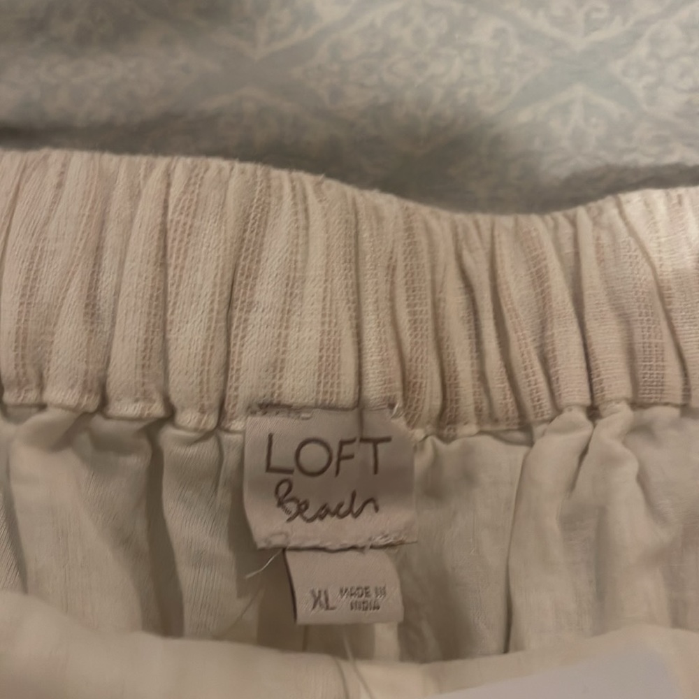 Loft Ruffle Shorts NWT - Picture 3 of 7